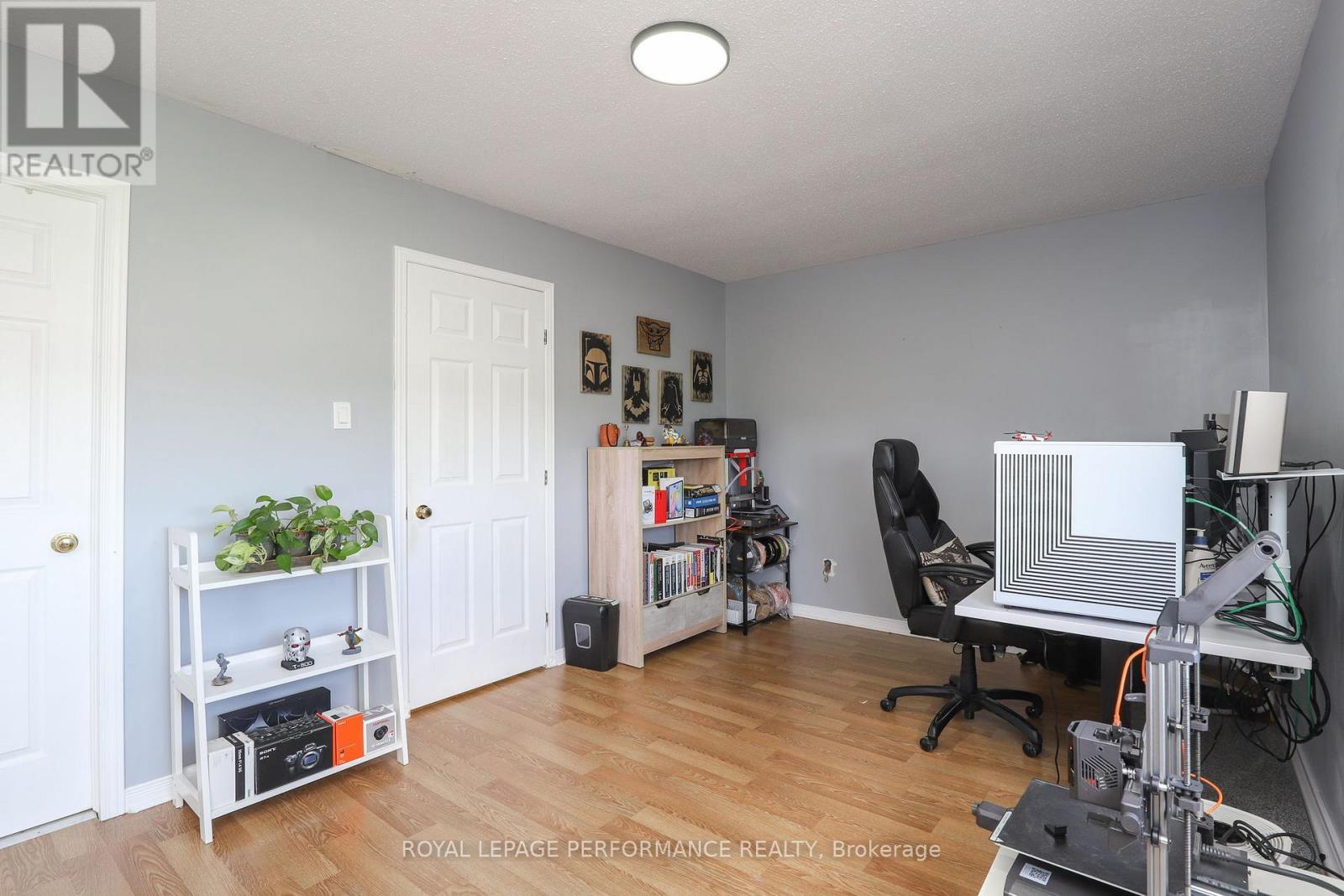 












27 DRAYTON PRIVATE E

,
Ottawa,




Ontario
K1K4R1

