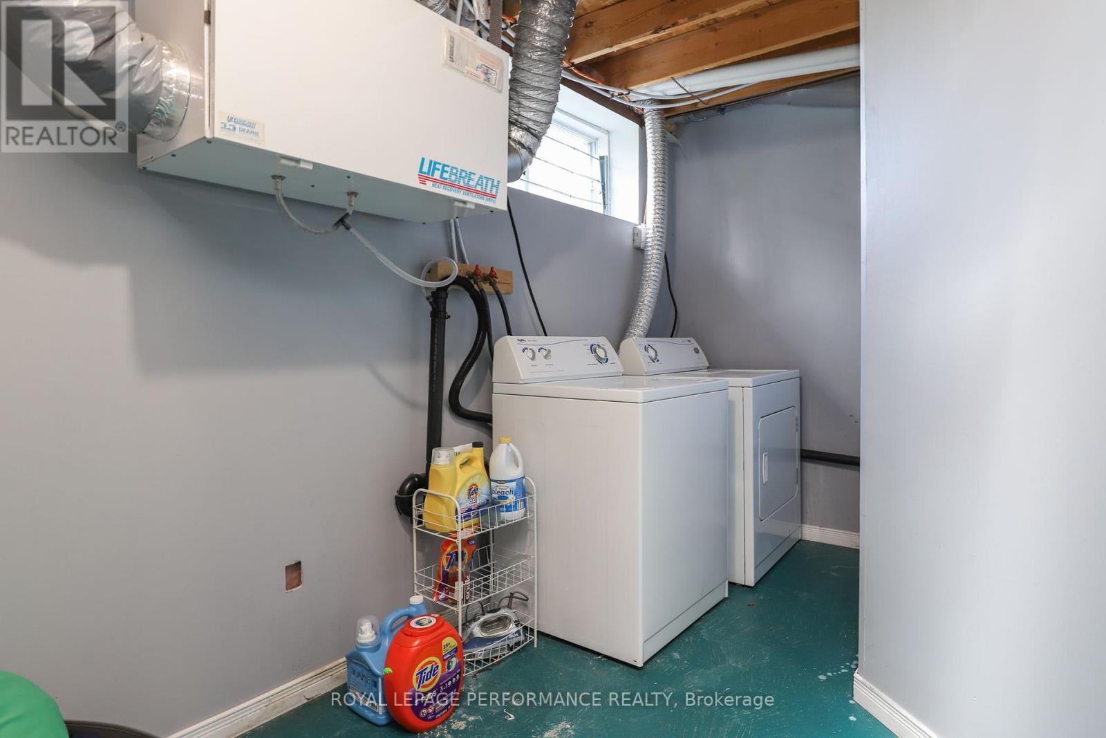 












27 DRAYTON PRIVATE E

,
Ottawa,




Ontario
K1K4R1

