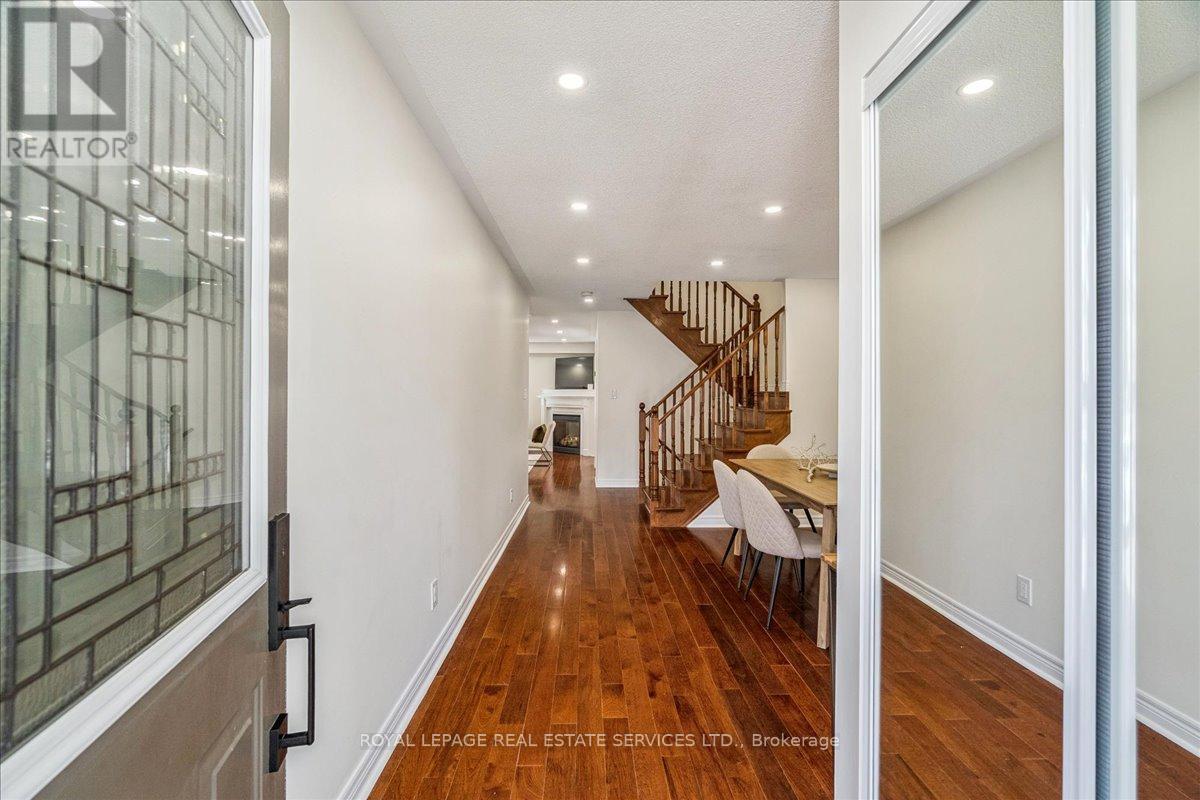 












3066 HIGHVALLEY ROAD

,
Oakville,




Ontario
L6M5H3

