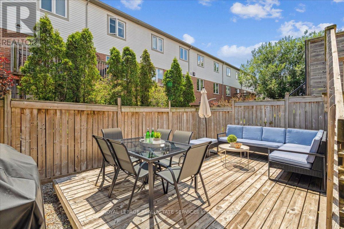 












3066 HIGHVALLEY ROAD

,
Oakville,




Ontario
L6M5H3

