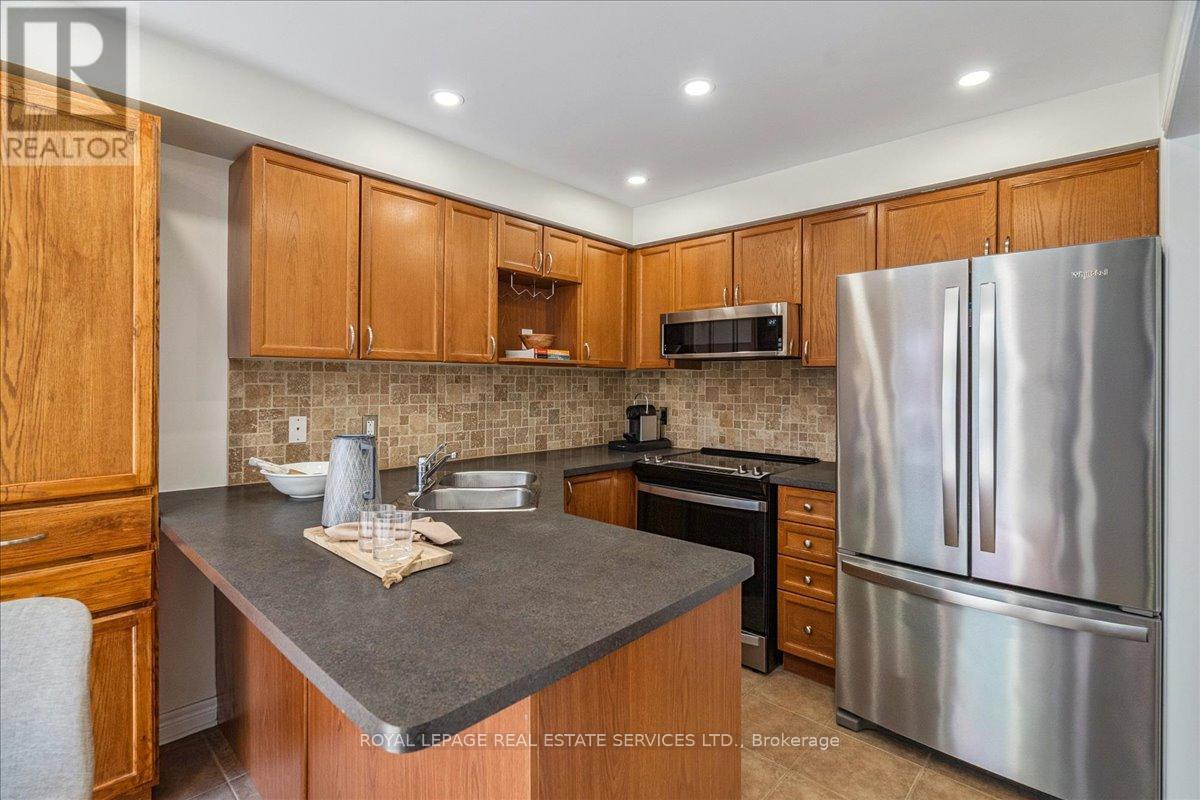












3066 HIGHVALLEY ROAD

,
Oakville,




Ontario
L6M5H3

