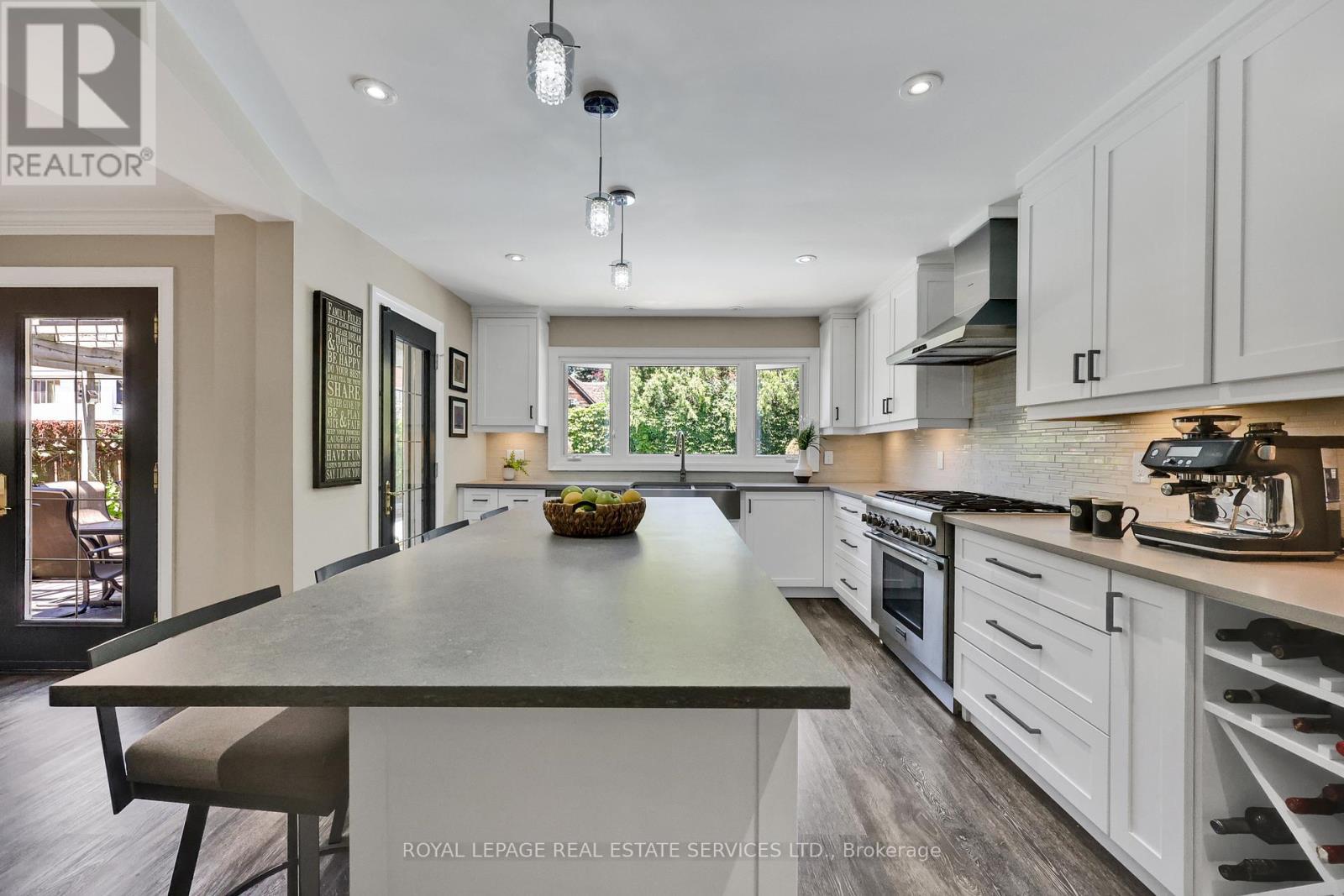 












1311 FIELDCREST LANE

,
Oakville,




Ontario
L6M2N6

