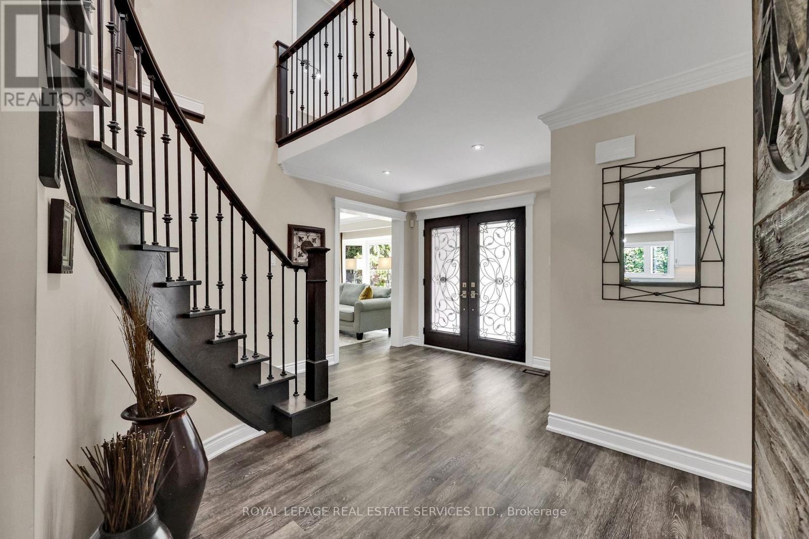 












1311 FIELDCREST LANE

,
Oakville,




Ontario
L6M2N6

