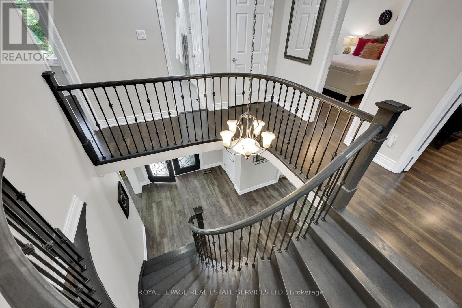 












1311 FIELDCREST LANE

,
Oakville,




Ontario
L6M2N6

