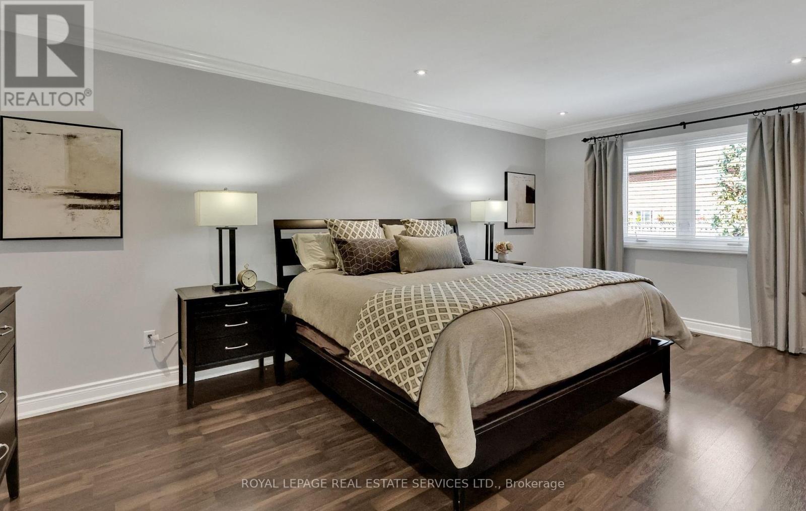 












1311 FIELDCREST LANE

,
Oakville,




Ontario
L6M2N6

