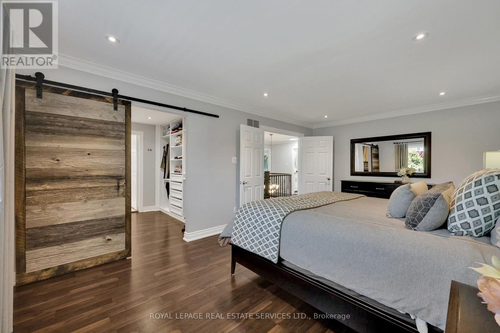 












1311 FIELDCREST LANE

,
Oakville,




Ontario
L6M2N6

