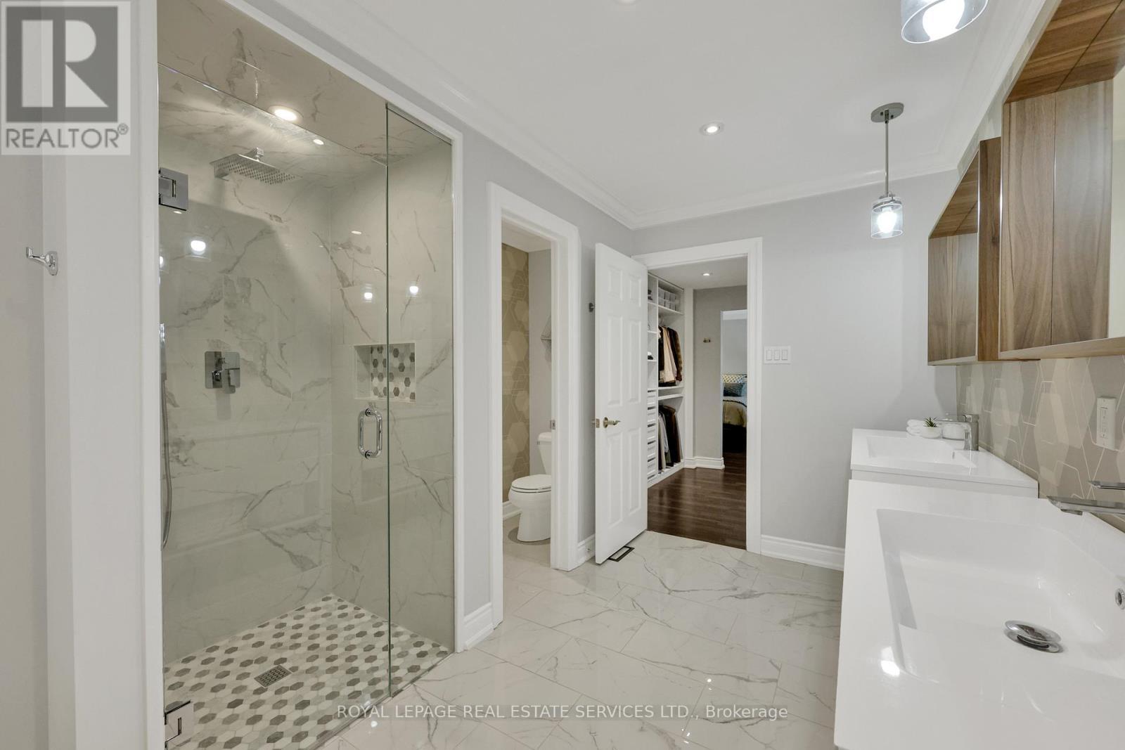 












1311 FIELDCREST LANE

,
Oakville,




Ontario
L6M2N6

