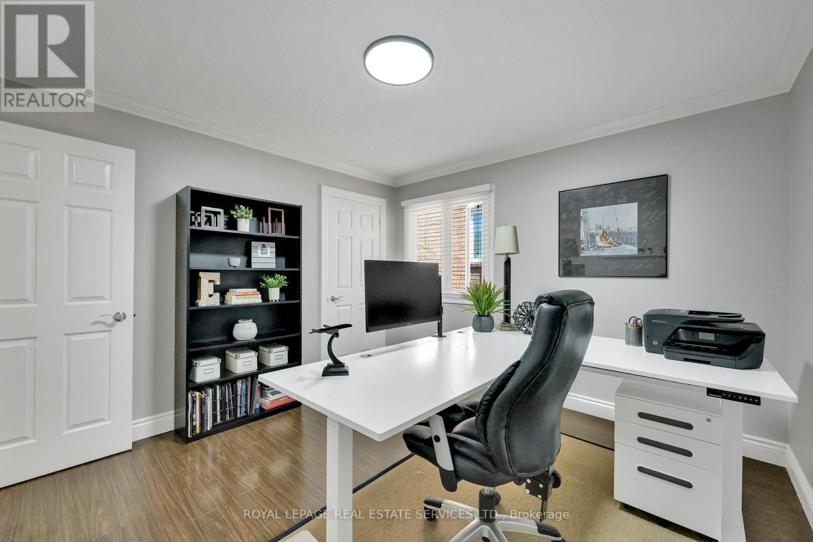 












1311 FIELDCREST LANE

,
Oakville,




Ontario
L6M2N6

