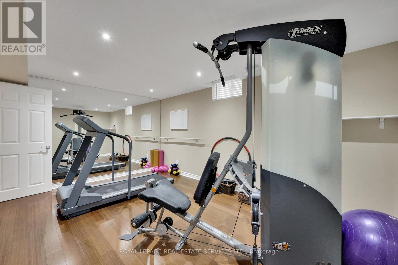 












1311 FIELDCREST LANE

,
Oakville,




Ontario
L6M2N6

