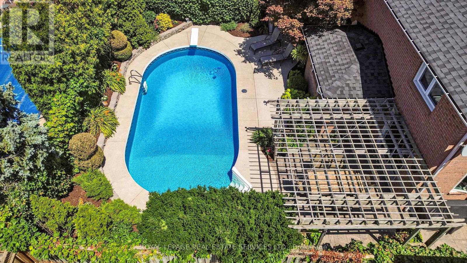 












1311 FIELDCREST LANE

,
Oakville,




Ontario
L6M2N6

