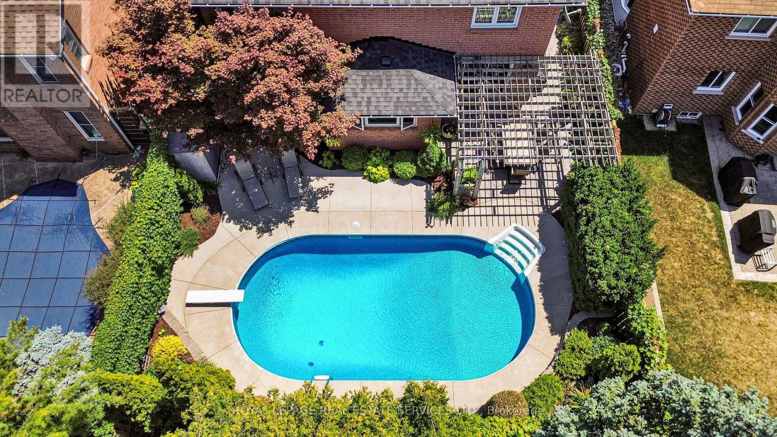 












1311 FIELDCREST LANE

,
Oakville,




Ontario
L6M2N6

