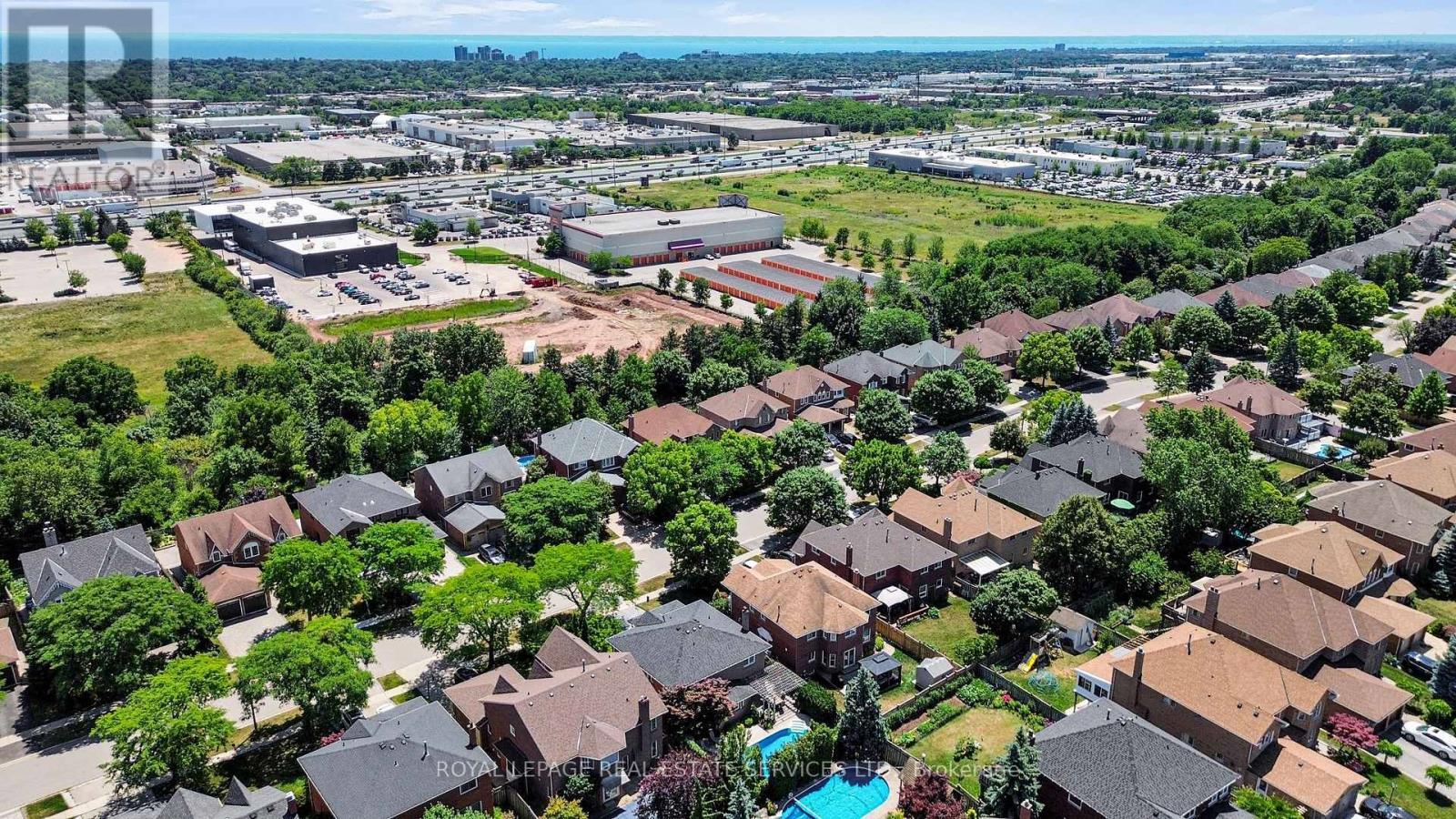 












1311 FIELDCREST LANE

,
Oakville,




Ontario
L6M2N6

