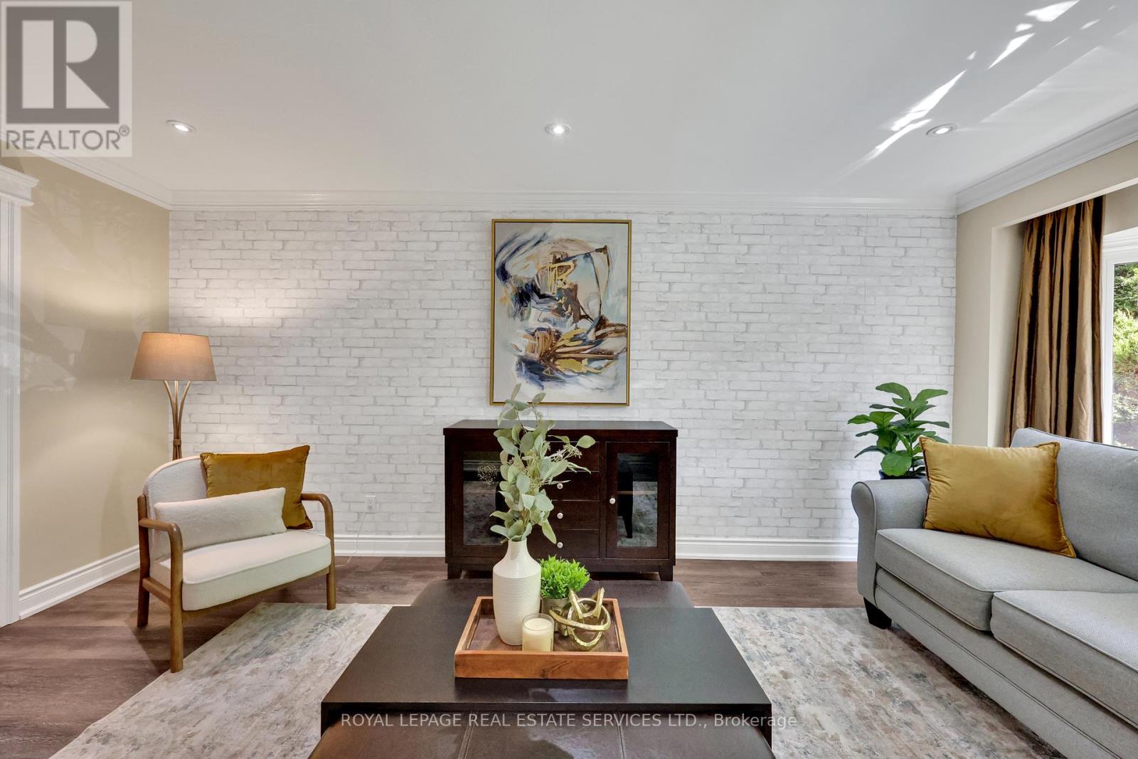 












1311 FIELDCREST LANE

,
Oakville,




Ontario
L6M2N6

