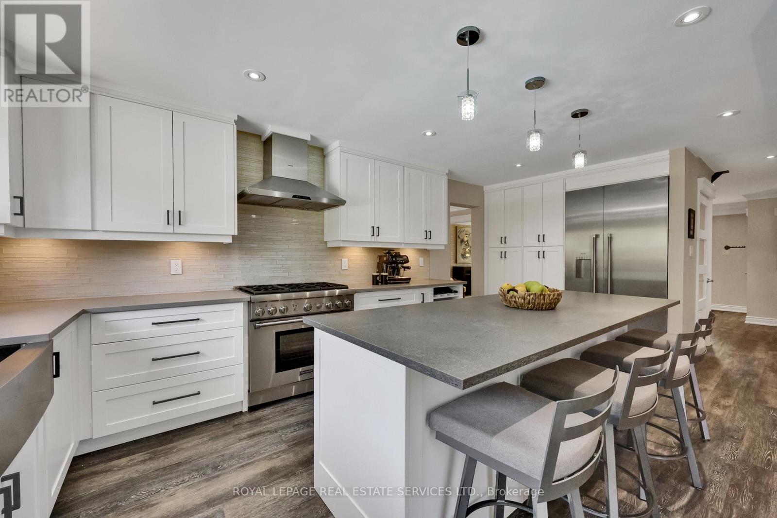 












1311 FIELDCREST LANE

,
Oakville,




Ontario
L6M2N6

