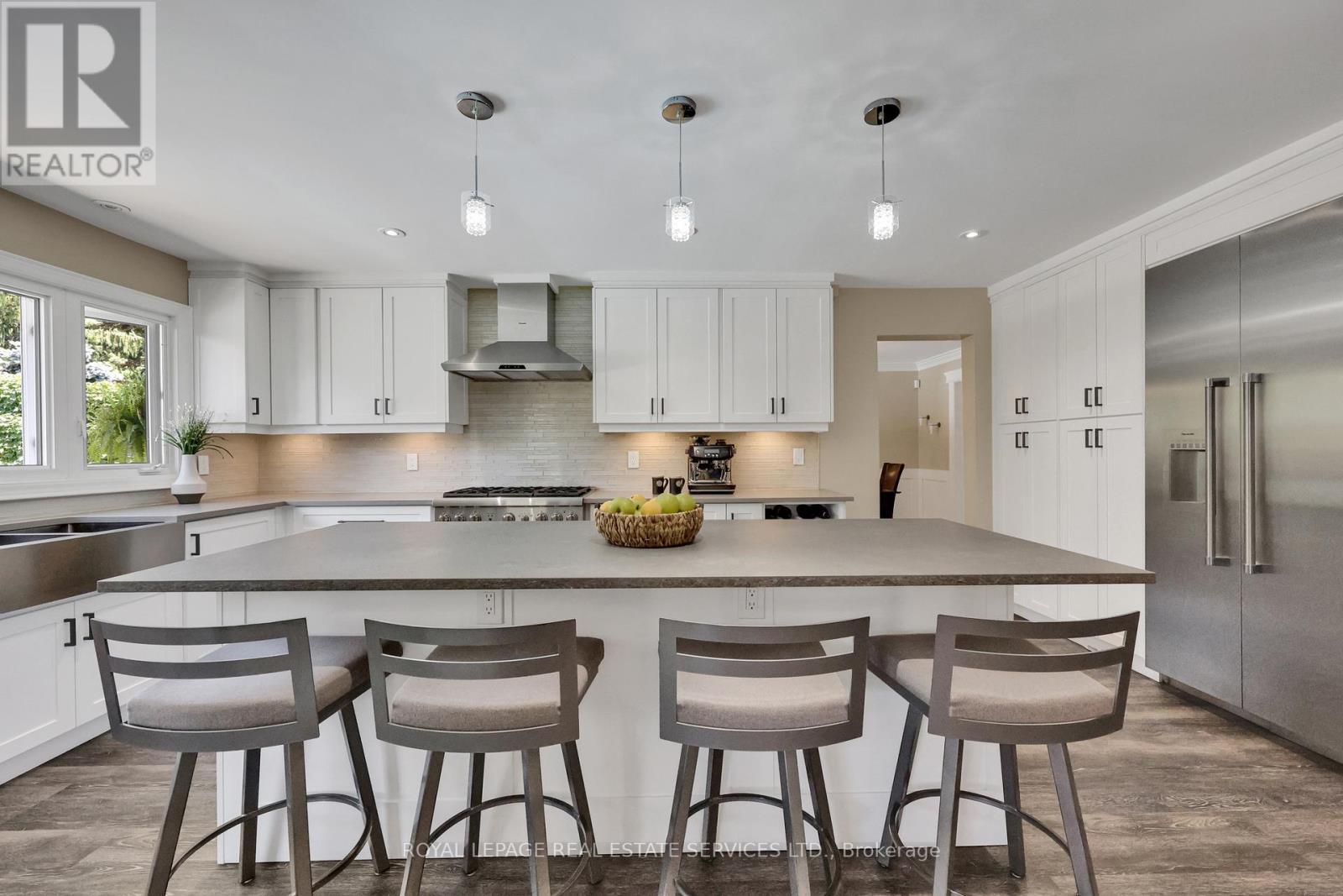 












1311 FIELDCREST LANE

,
Oakville,




Ontario
L6M2N6

