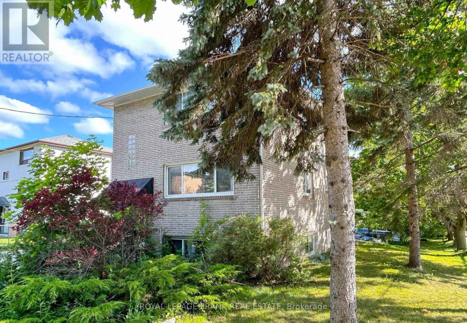 












1030 RAVINE ROAD

,
Oshawa (Lakeview),




Ontario
L1H4C8

