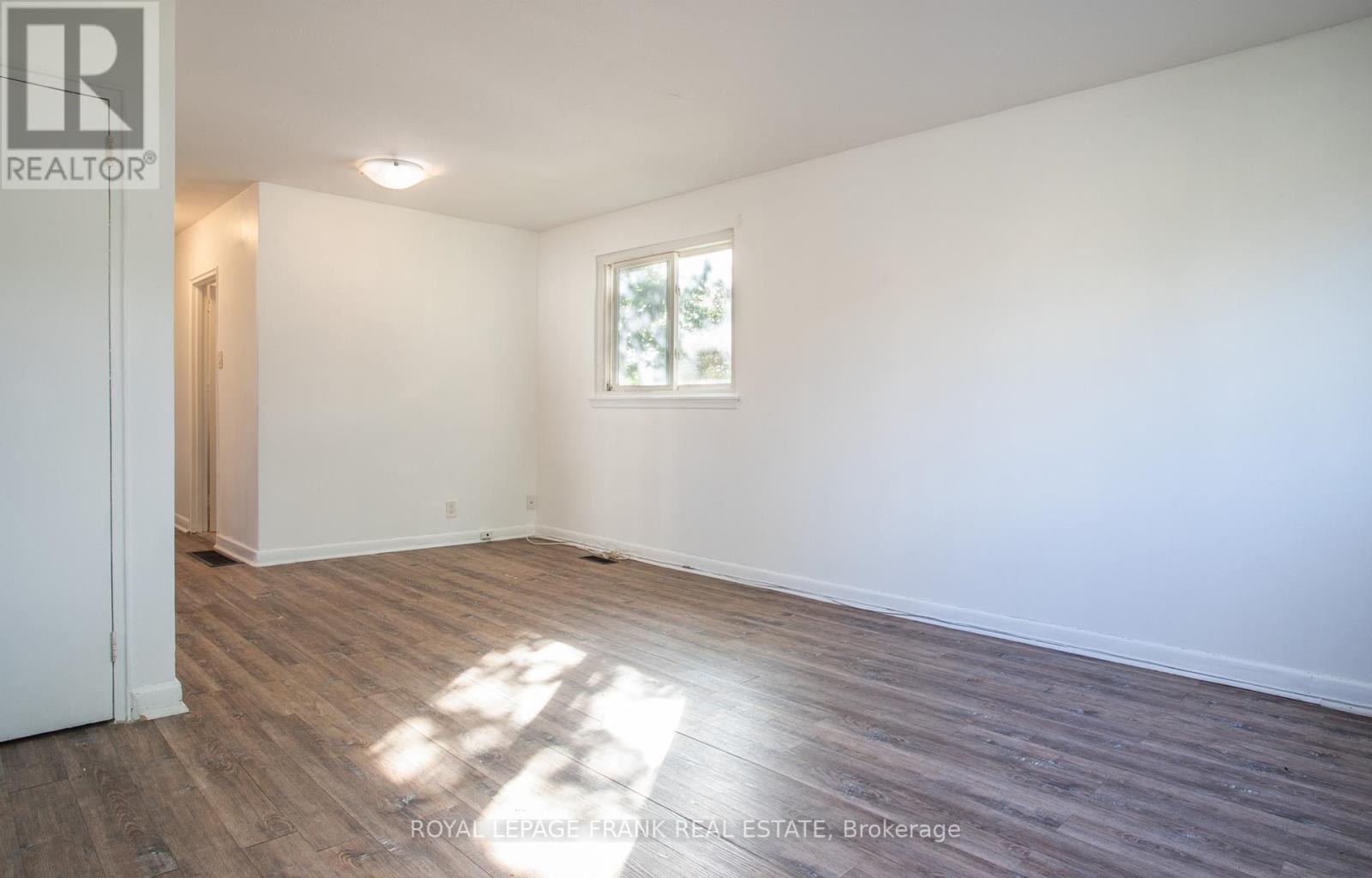 












1030 RAVINE ROAD

,
Oshawa (Lakeview),




Ontario
L1H4C8

