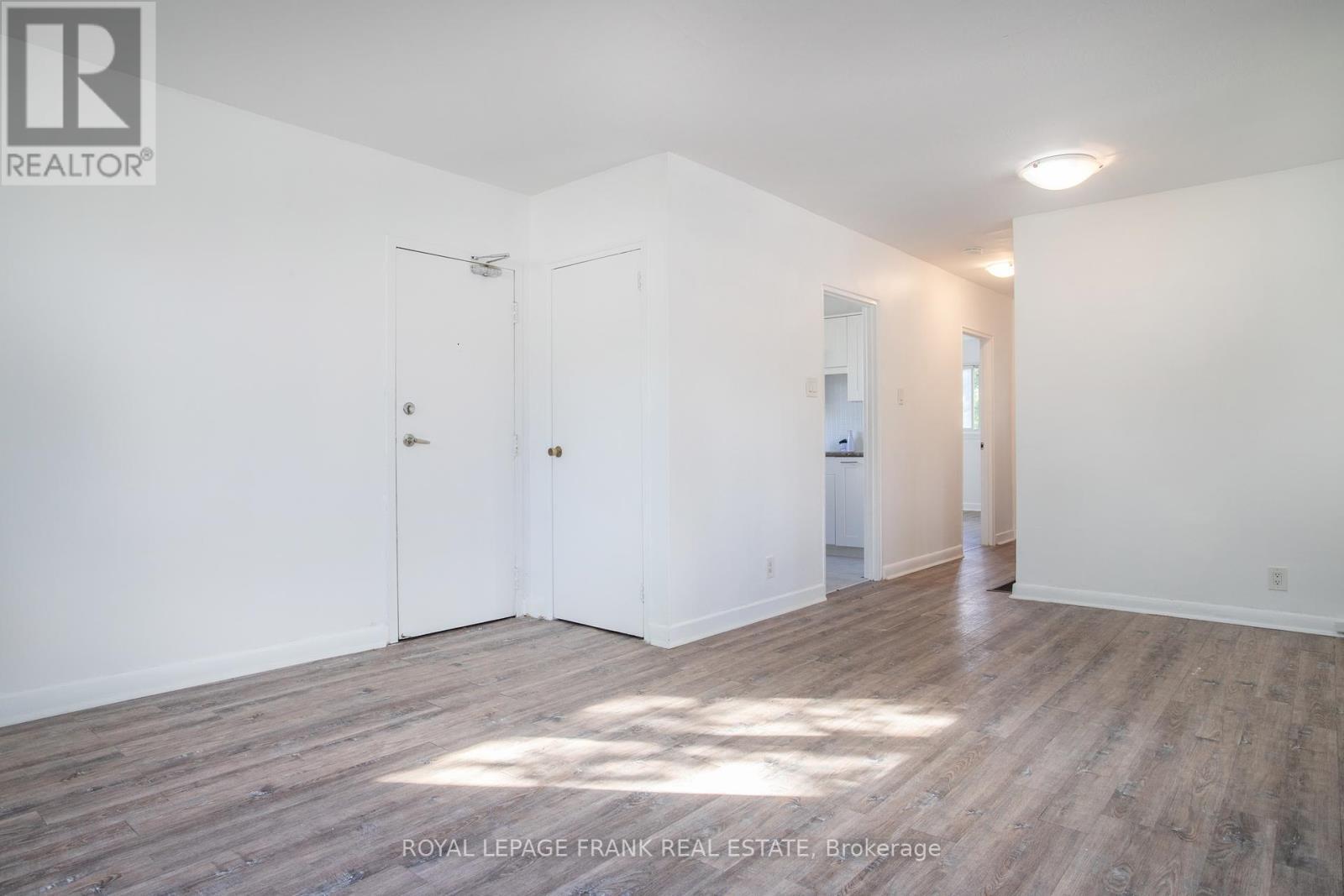 












1030 RAVINE ROAD

,
Oshawa (Lakeview),




Ontario
L1H4C8

