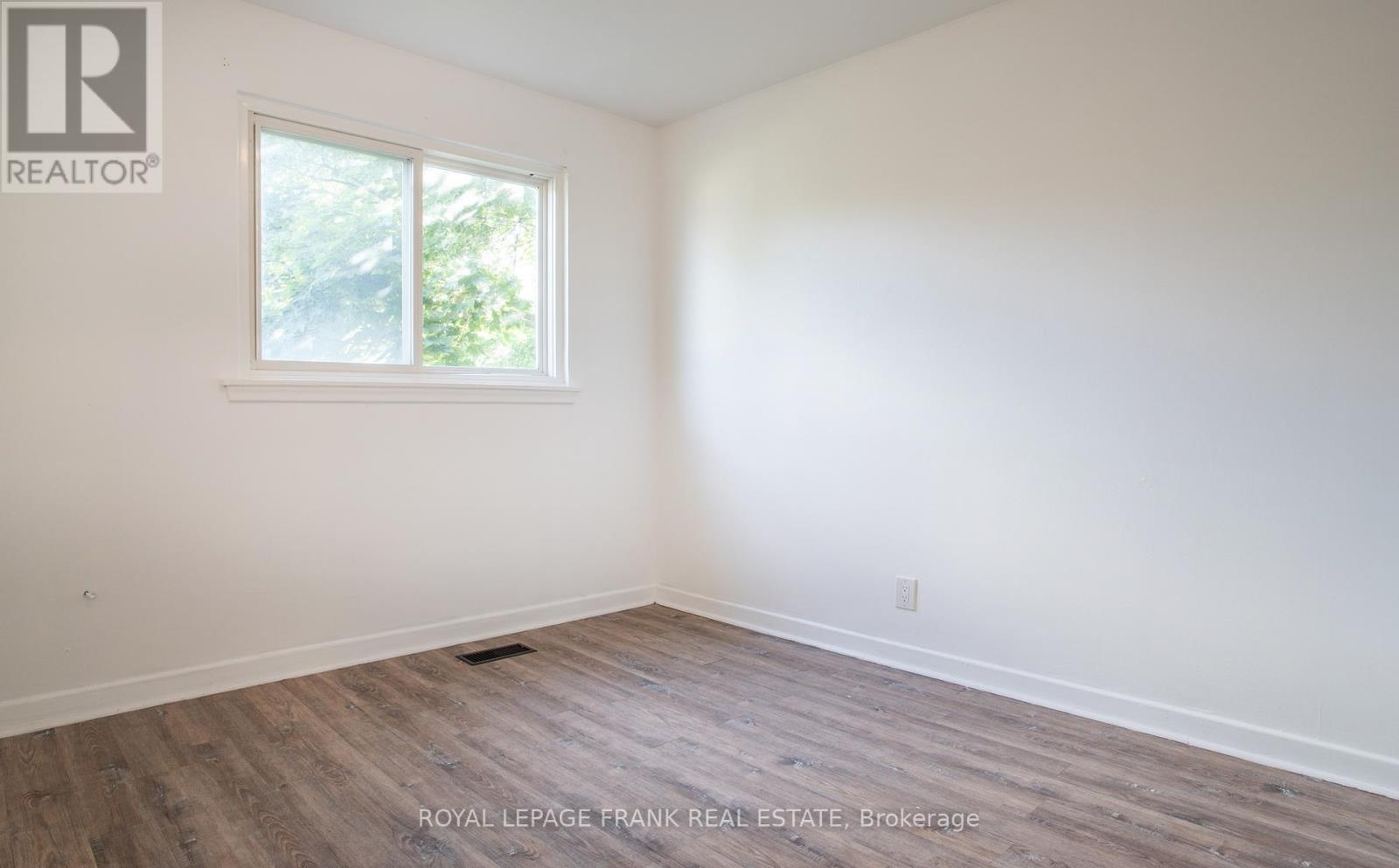 












1030 RAVINE ROAD

,
Oshawa (Lakeview),




Ontario
L1H4C8

