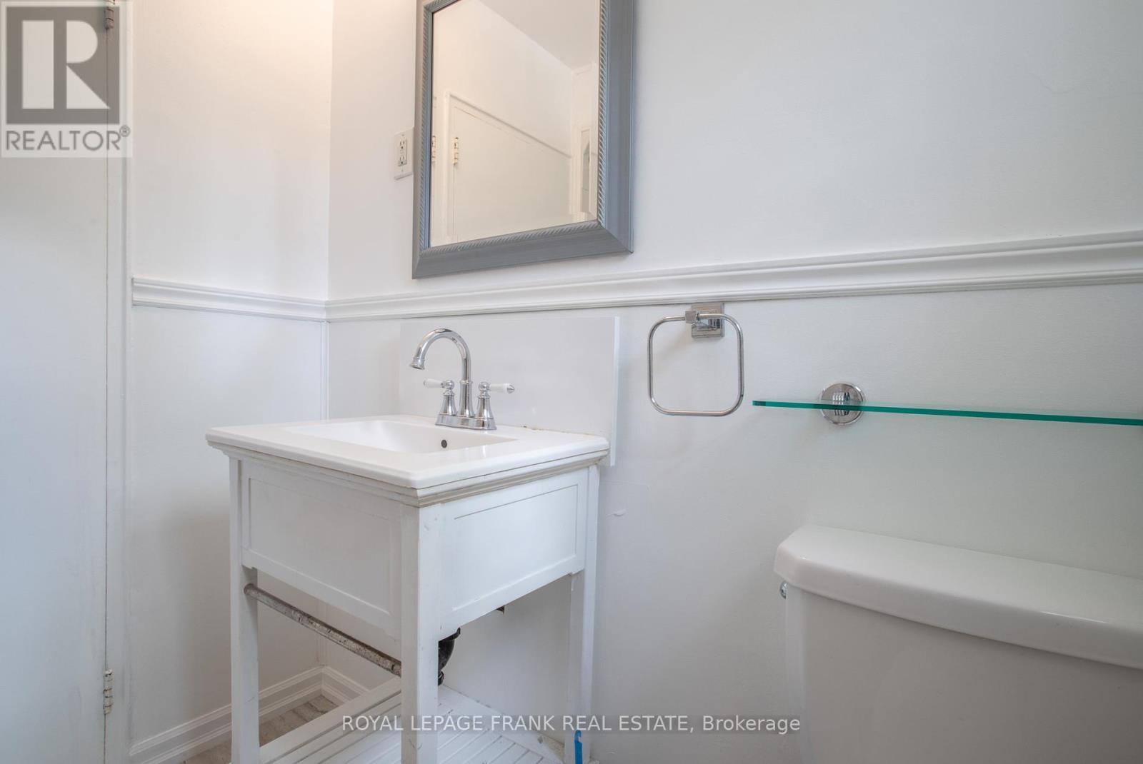 












1030 RAVINE ROAD

,
Oshawa (Lakeview),




Ontario
L1H4C8


