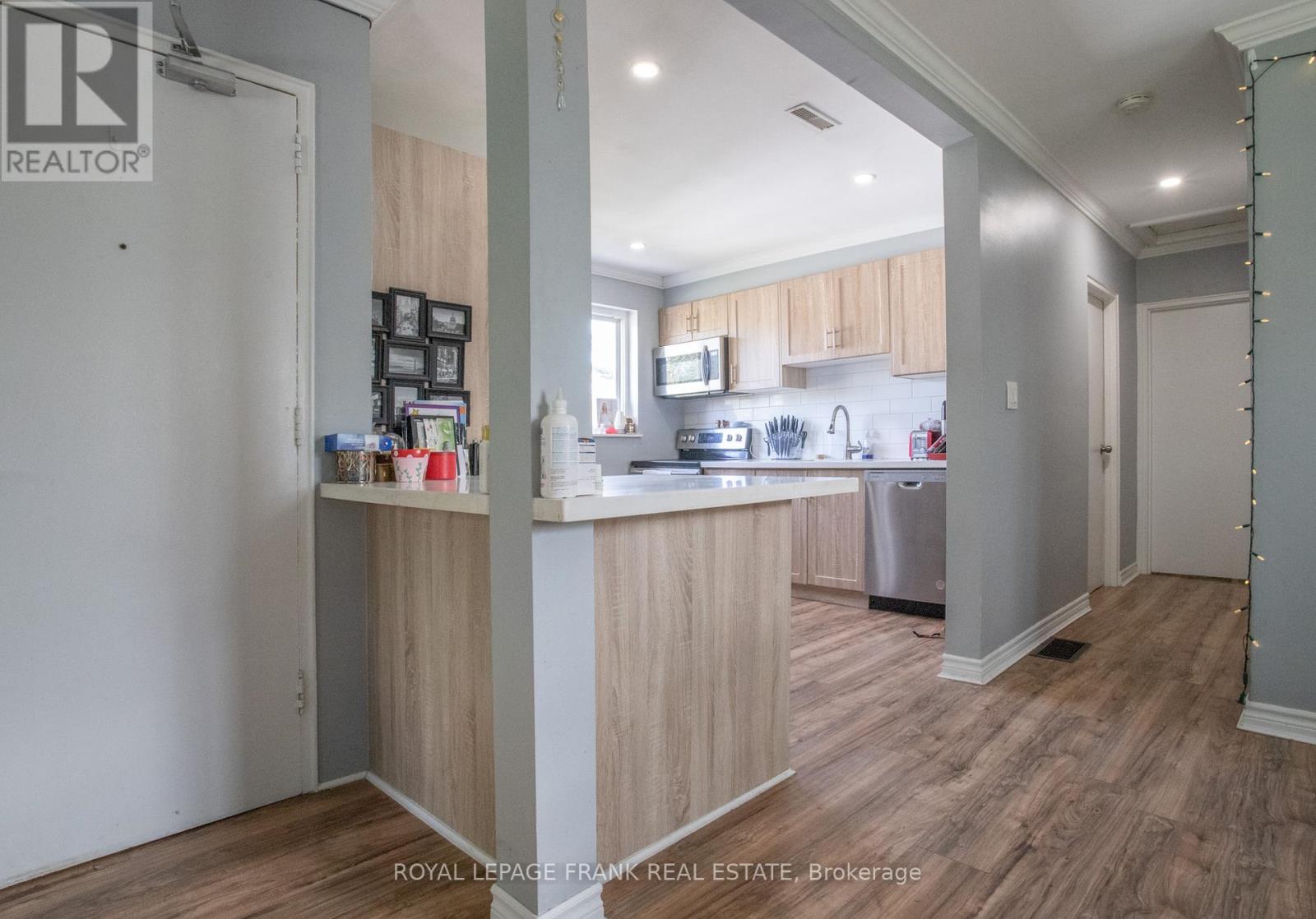 












1030 RAVINE ROAD

,
Oshawa (Lakeview),




Ontario
L1H4C8

