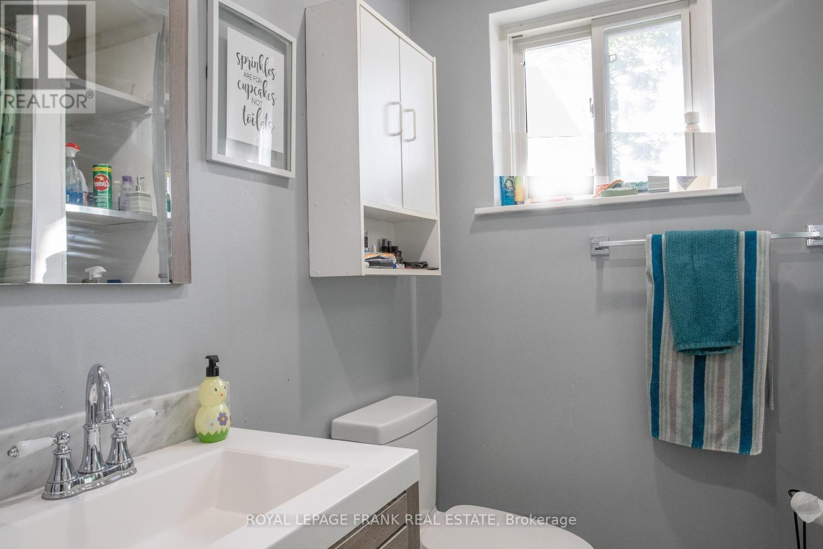 












1030 RAVINE ROAD

,
Oshawa (Lakeview),




Ontario
L1H4C8

