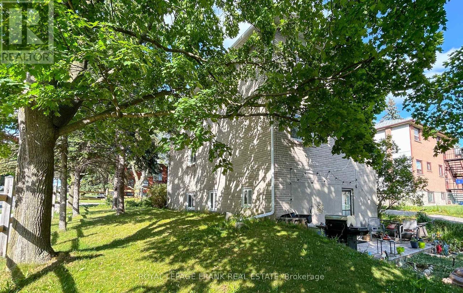 












1030 RAVINE ROAD

,
Oshawa (Lakeview),




Ontario
L1H4C8

