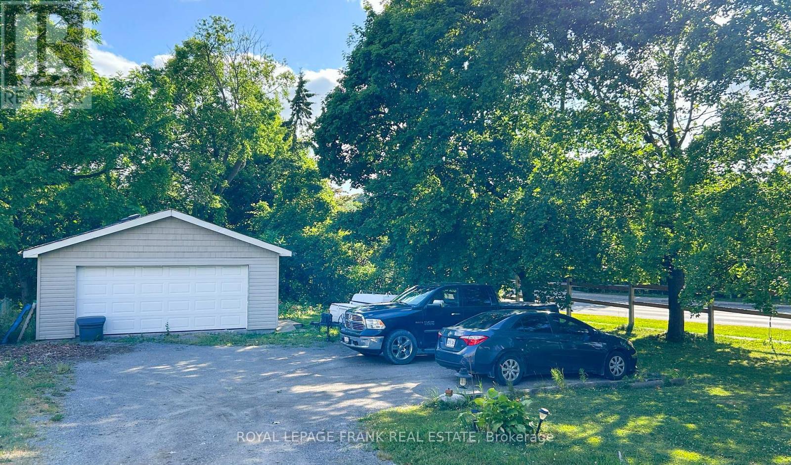 












1030 RAVINE ROAD

,
Oshawa (Lakeview),




Ontario
L1H4C8


