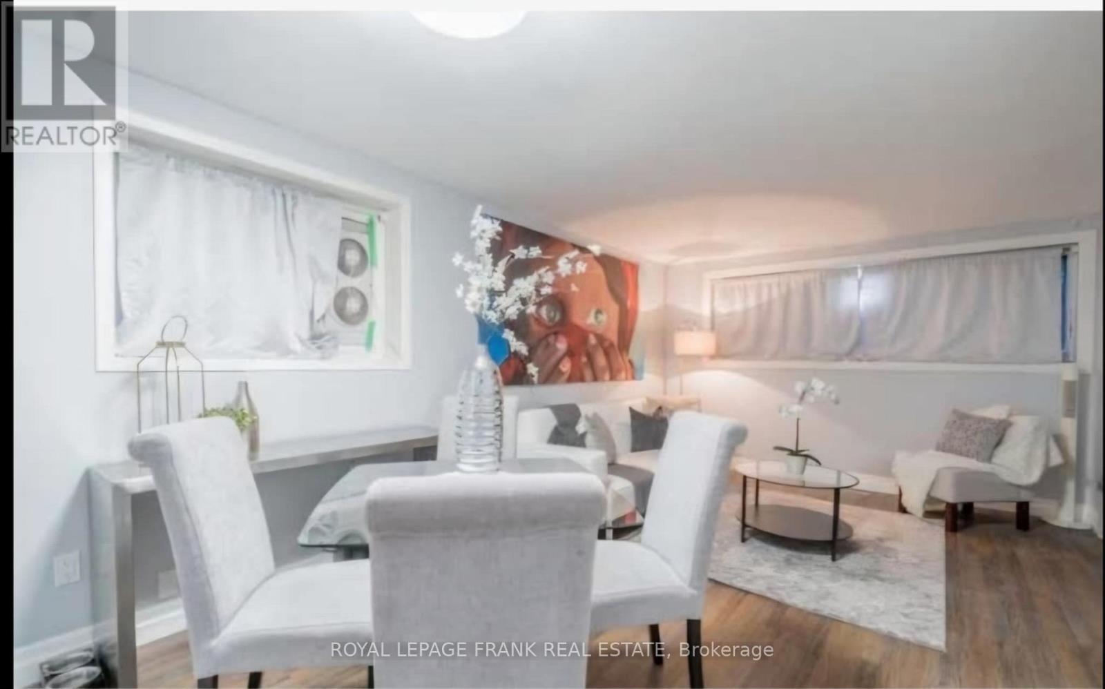 












1030 RAVINE ROAD

,
Oshawa (Lakeview),




Ontario
L1H4C8

