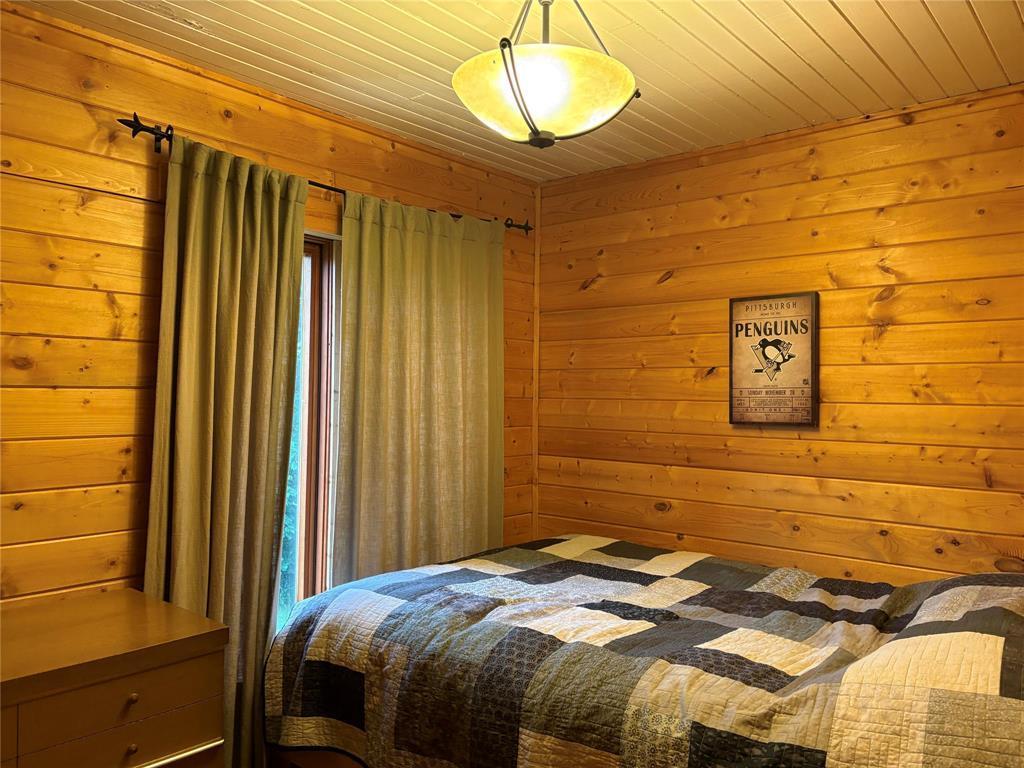 












32 Burlighton Beach Road

,
Shoal Lake,




Manitoba
R0J1Z0

