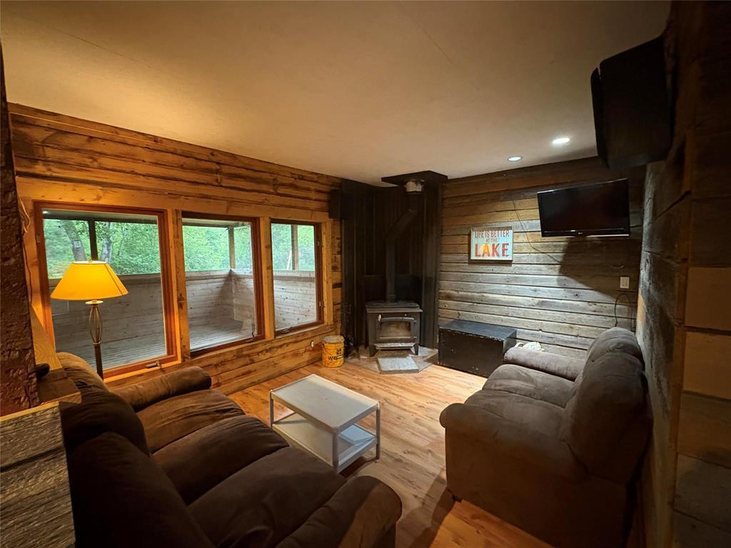 












32 Burlighton Beach Road

,
Shoal Lake,




Manitoba
R0J1Z0

