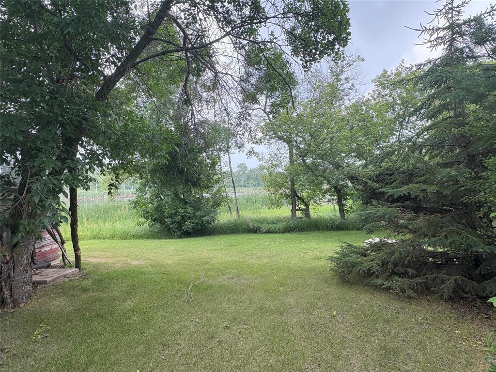 












32 Burlighton Beach Road

,
Shoal Lake,




Manitoba
R0J1Z0

