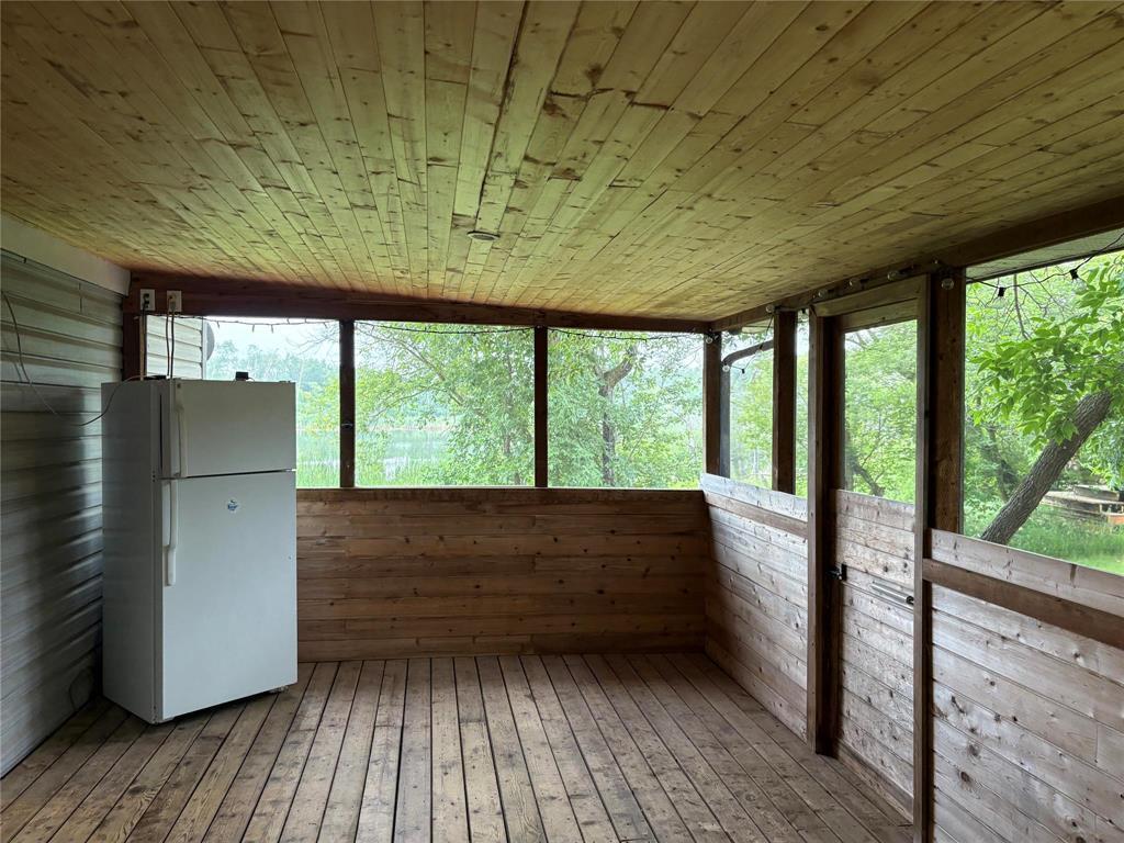 












32 Burlighton Beach Road

,
Shoal Lake,




Manitoba
R0J1Z0

