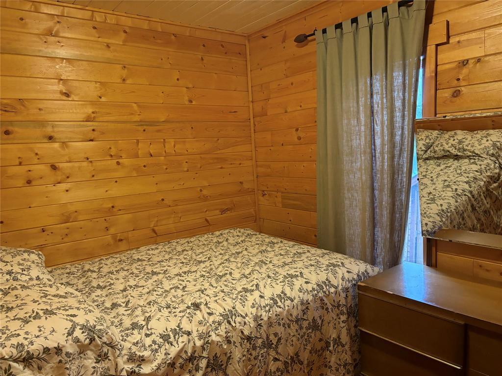 












32 Burlighton Beach Road

,
Shoal Lake,




Manitoba
R0J1Z0

