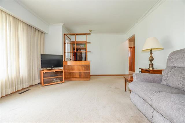 









142


Parkville

DR,
Winnipeg,




MB
R2M 2J1

