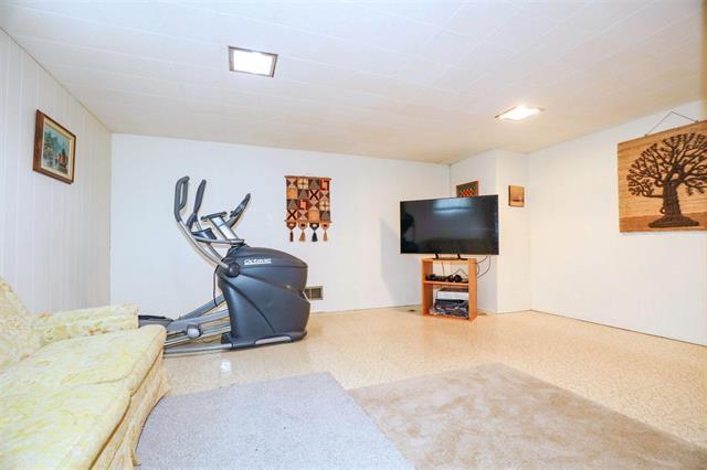 









142


Parkville

DR,
Winnipeg,




MB
R2M 2J1

