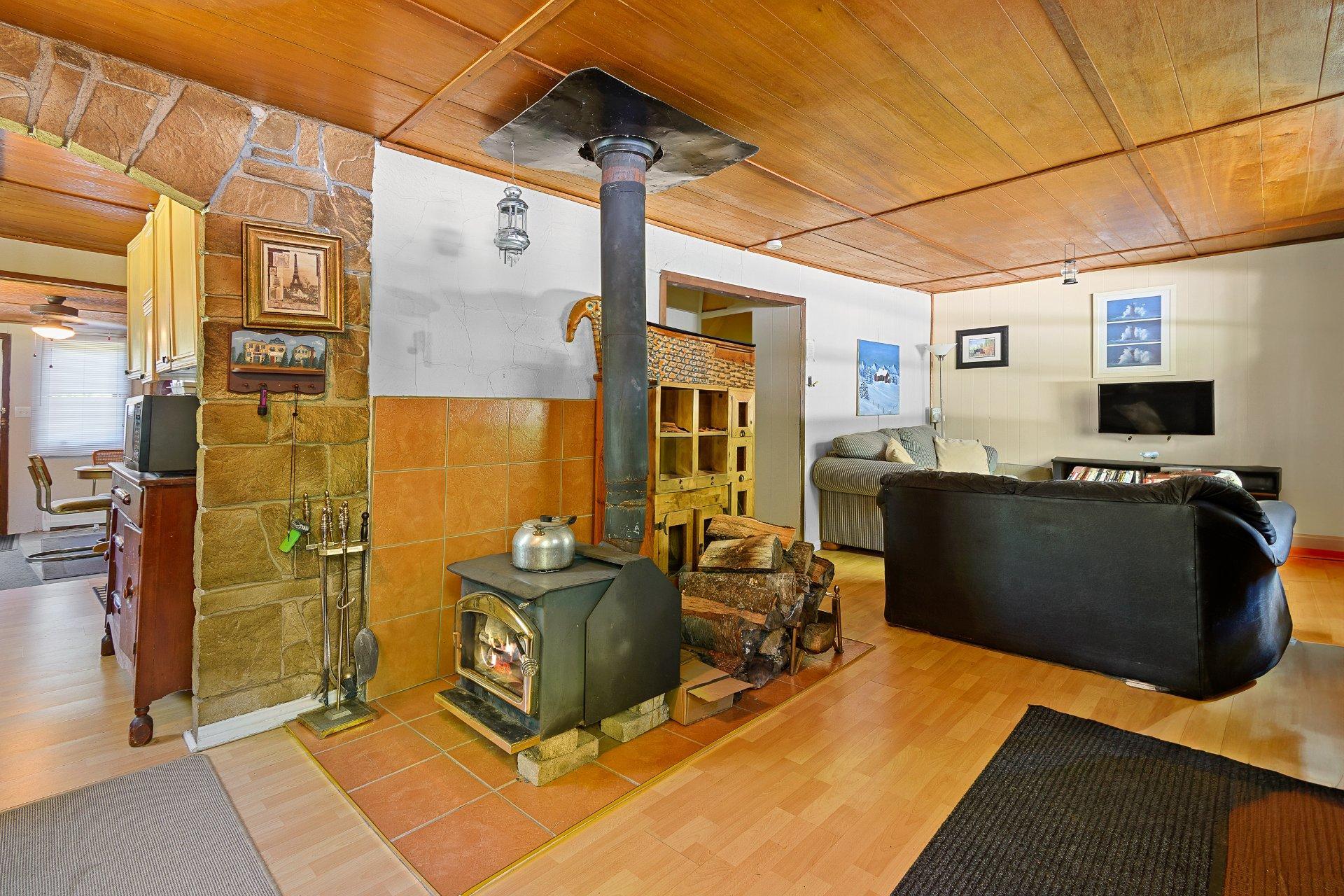 









150C


Ch. du Lac-Thorne

,
Clarendon,




QC
J0X2A0

