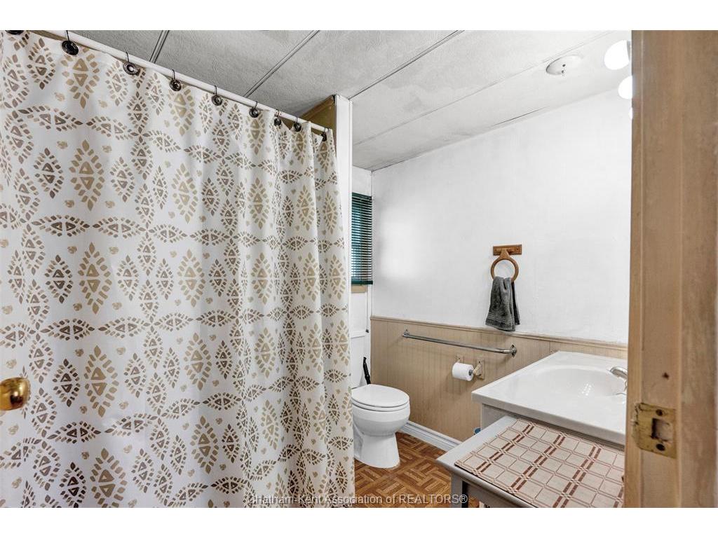 









22220


CHARING CROSS

Road, 2,
Chatham,




ON
N7M 5V8


