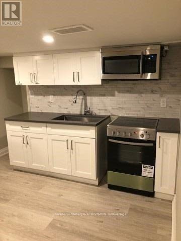 












LOWER - 183 BELGRAVIA AVENUE

,
Toronto,




Ontario
M6E2M6

