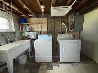












182 TORRENS AVENUE

,
Toronto,




Ontario
M4J2P5

