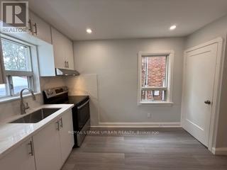 












182 TORRENS AVENUE

,
Toronto,




Ontario
M4J2P5

