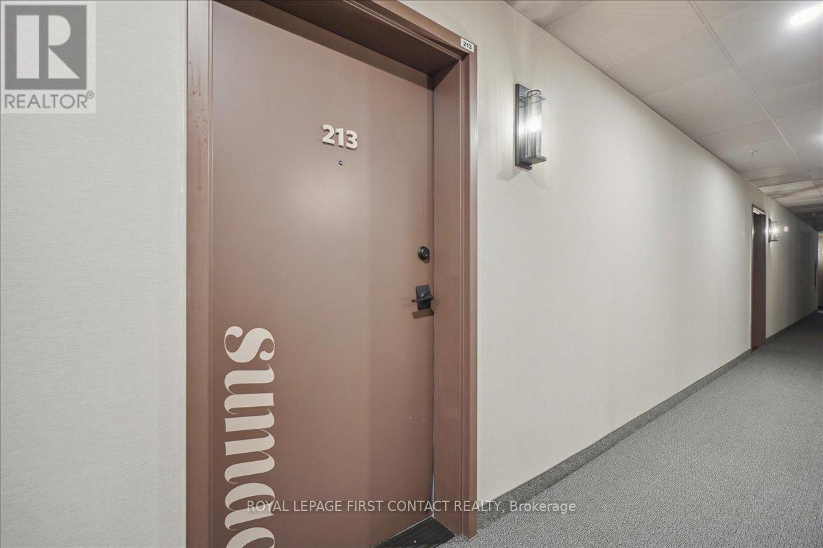 












213 - 4 SPICE WAY

,
Barrie,




Ontario
L9J0M2

