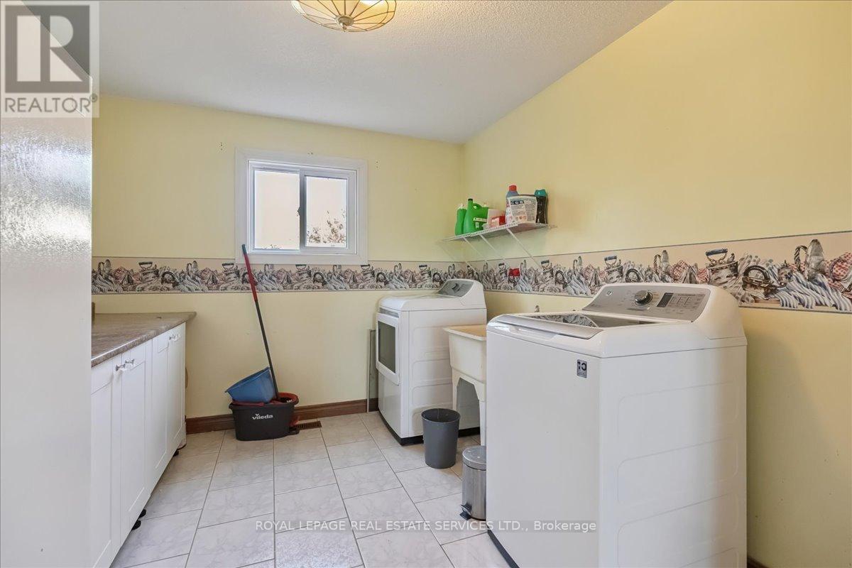 












6 GRANDVIEW AVENUE

,
Hamilton,




Ontario
L8E5A5

