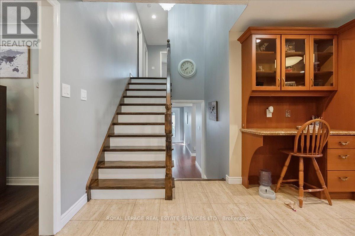 












6 GRANDVIEW AVENUE

,
Hamilton,




Ontario
L8E5A5

