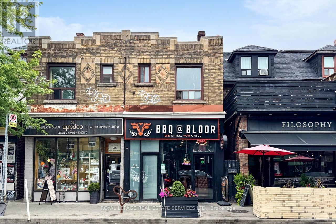 












914 BLOOR STREET W

,
Toronto,




Ontario
M6H1L1

