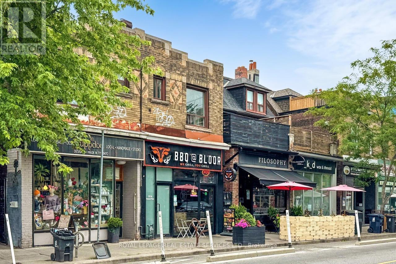 












914 BLOOR STREET W

,
Toronto,




Ontario
M6H1L1

