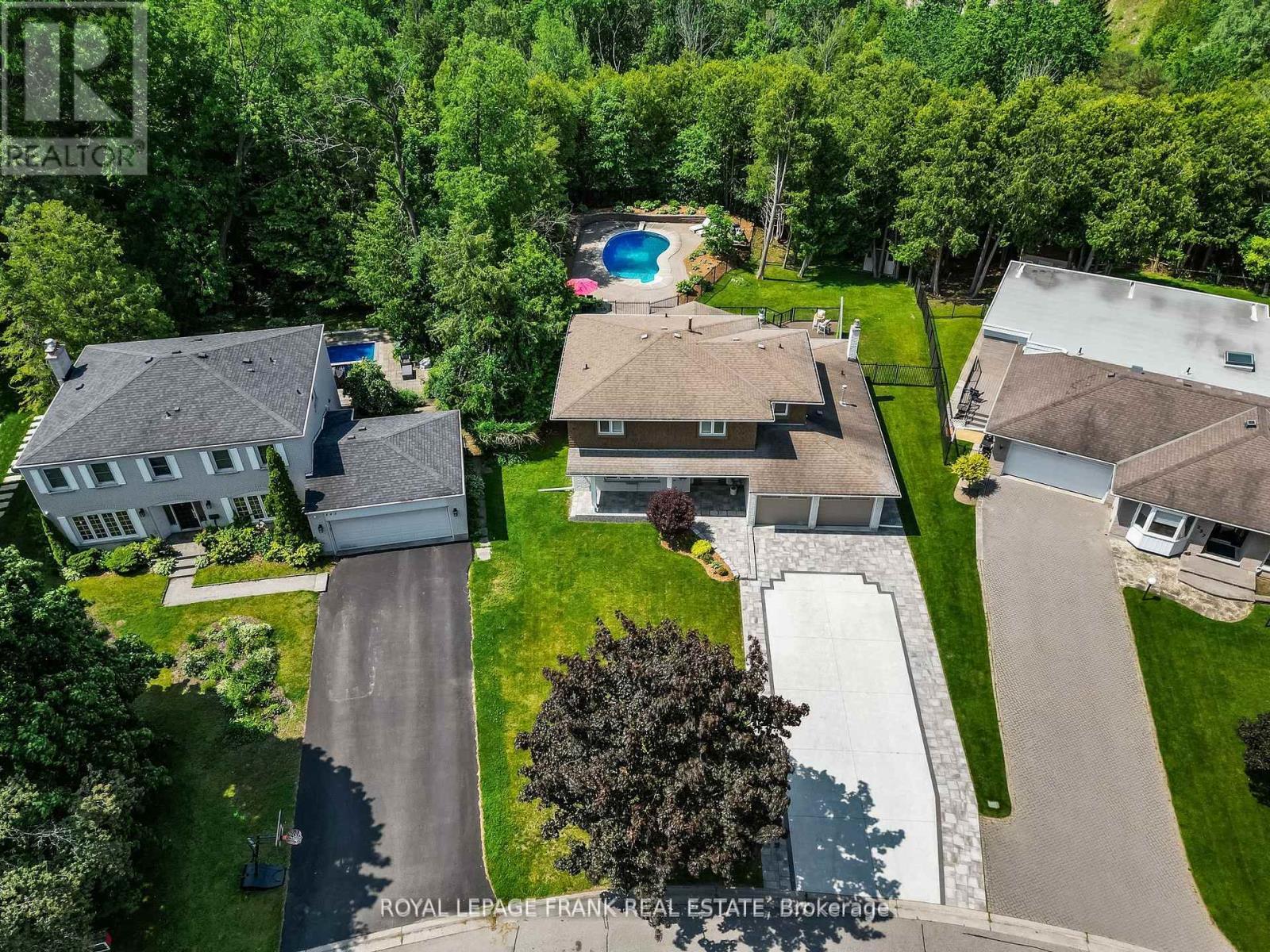 












251 SHERWOOD COURT

,
Oshawa (Northglen),




Ontario
L1G6P5

