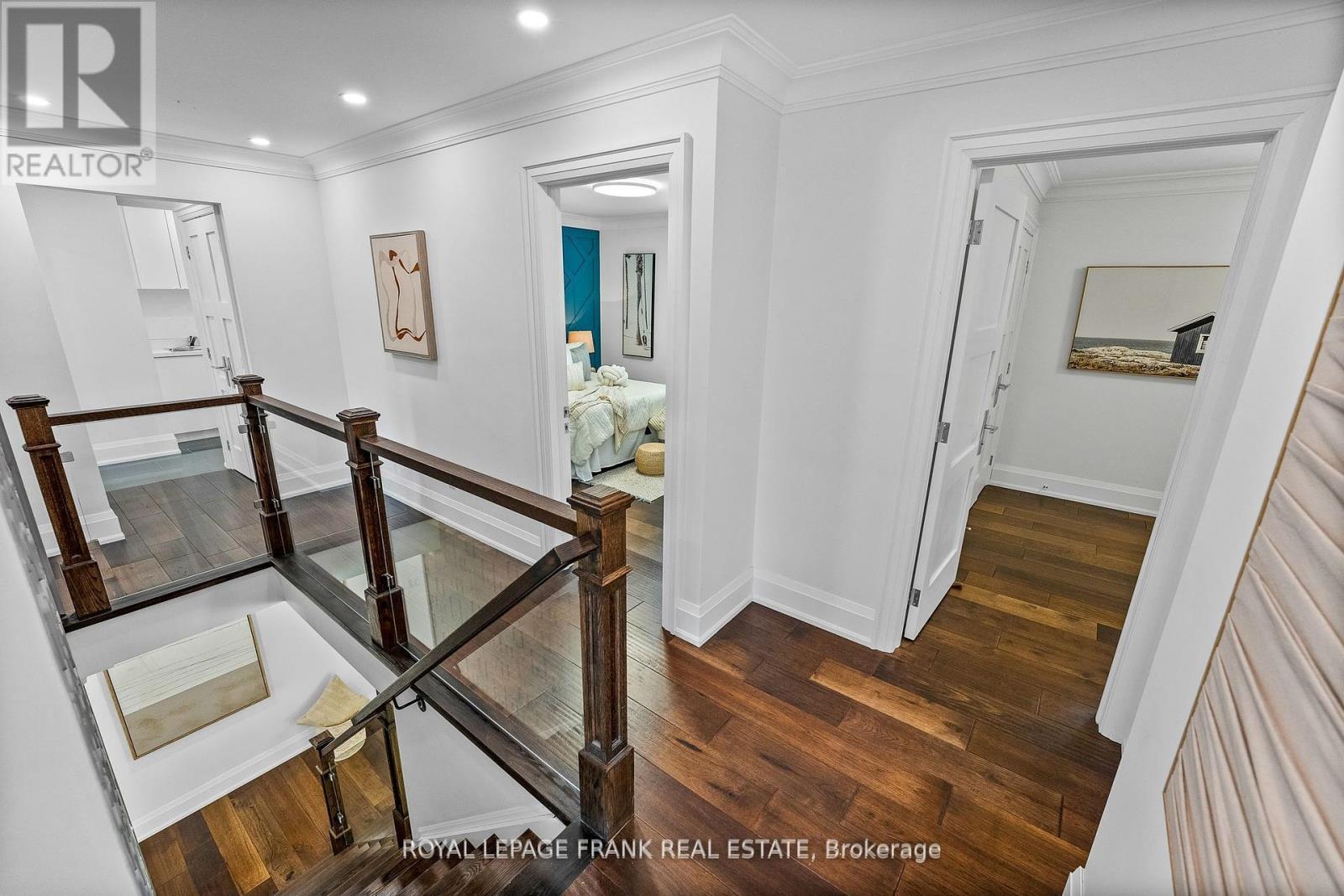












251 SHERWOOD COURT

,
Oshawa (Northglen),




Ontario
L1G6P5

