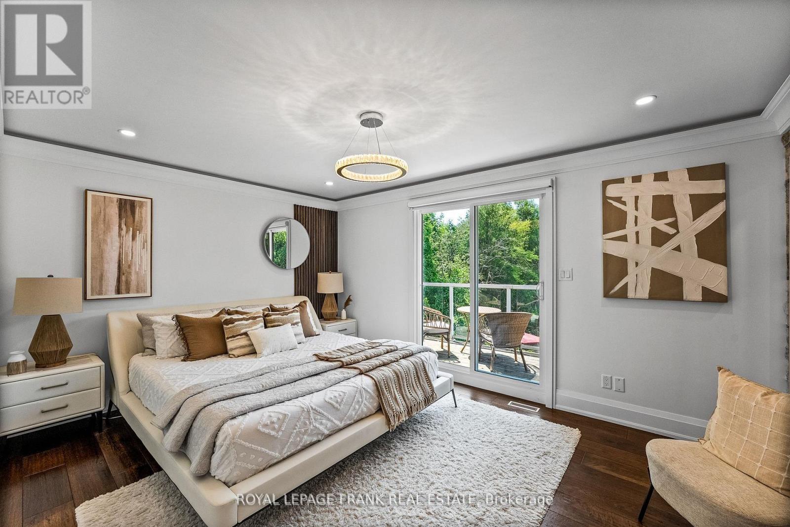 












251 SHERWOOD COURT

,
Oshawa (Northglen),




Ontario
L1G6P5


