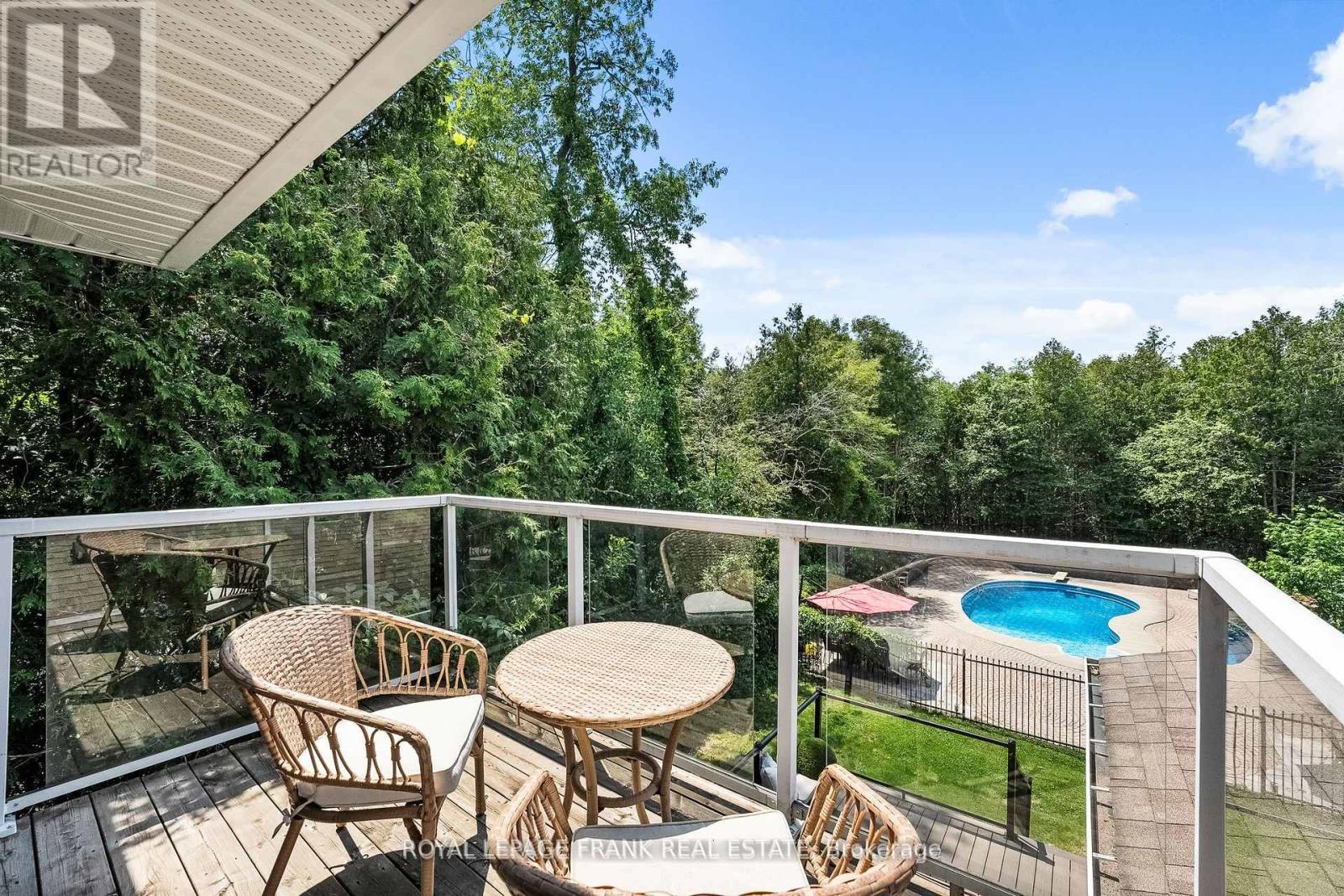












251 SHERWOOD COURT

,
Oshawa (Northglen),




Ontario
L1G6P5

